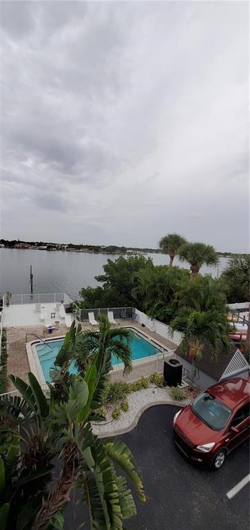 Foto del edificio - 1859 Shore Dr S