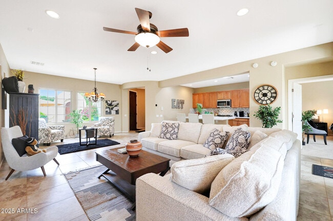 Foto del edificio - 13129 W Junipero Dr