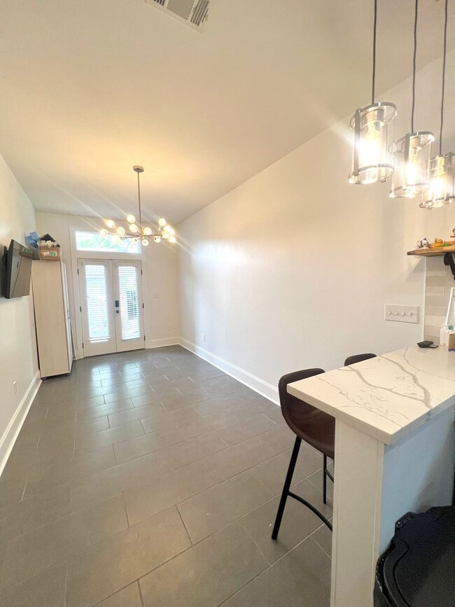 Foto del edificio - University Area 5Bd/3Ba!