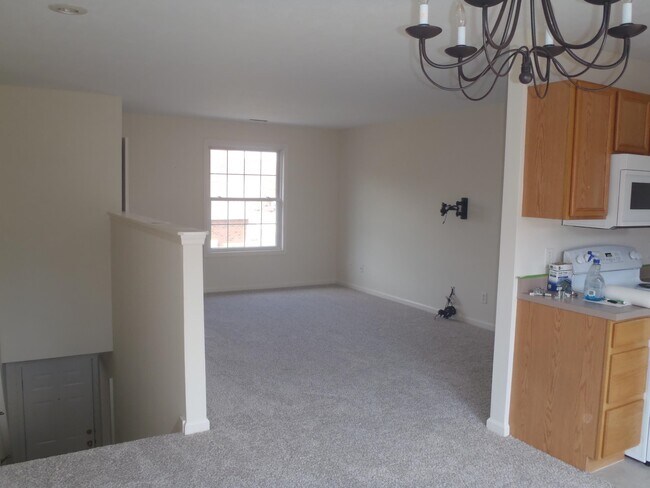 Building Photo - 644 Stonewall Dr