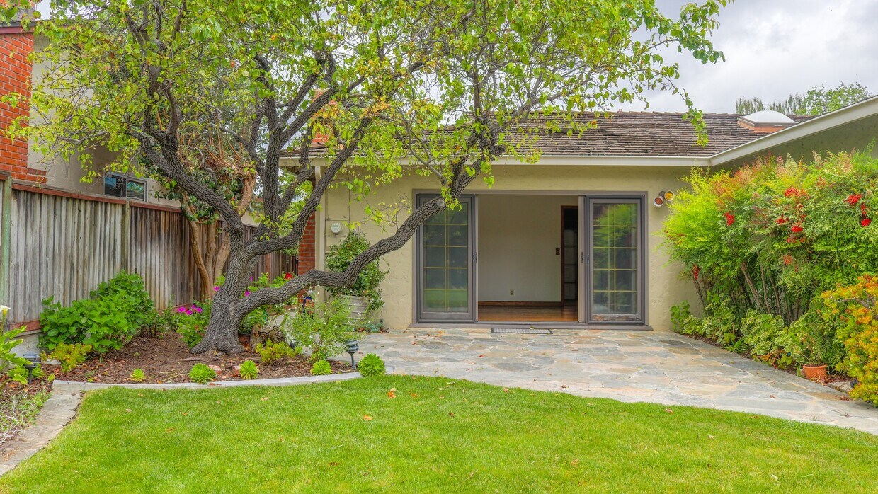 Foto principal - 805 Forest Ridge Dr