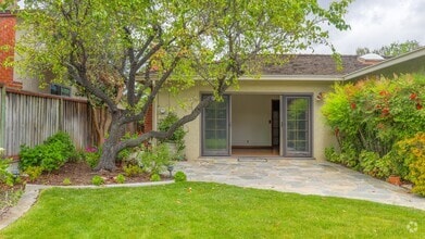 Building Photo - 805 Forest Ridge Dr