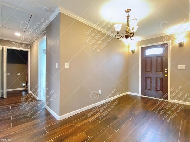 Building Photo - 3 br, 2 bath House - 1002 SW 39th St