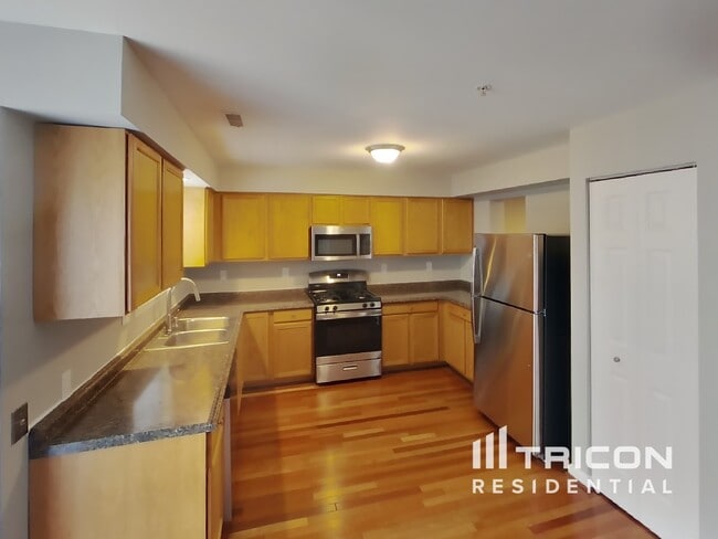 Building Photo - 6502 Fable Ct