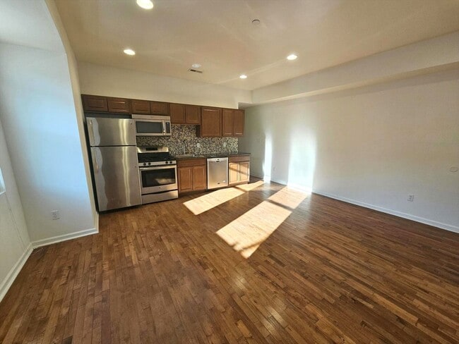 Photo - 601 N 39th St Apartment