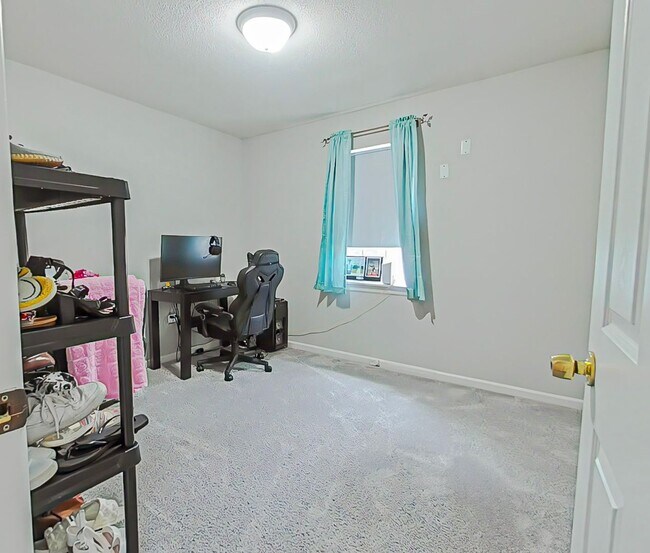 Foto del edificio - 3 Bed 2 Bath with a POOL in Martinez!