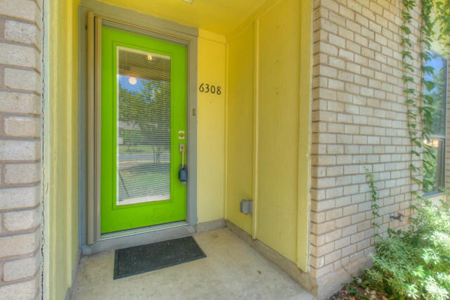 Building Photo - South Austin Hipster Paradise