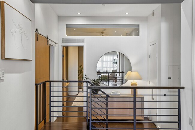 Foto del edificio - 1645 Vine St