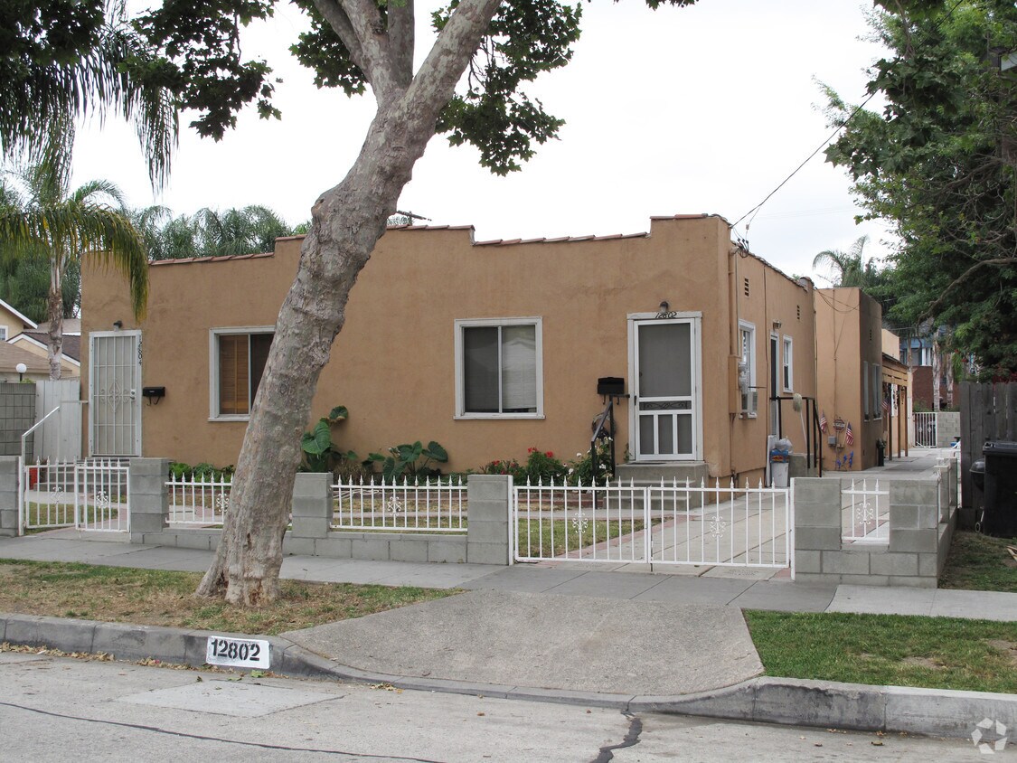 Primary Photo - 12802-1280 La Cuarta St
