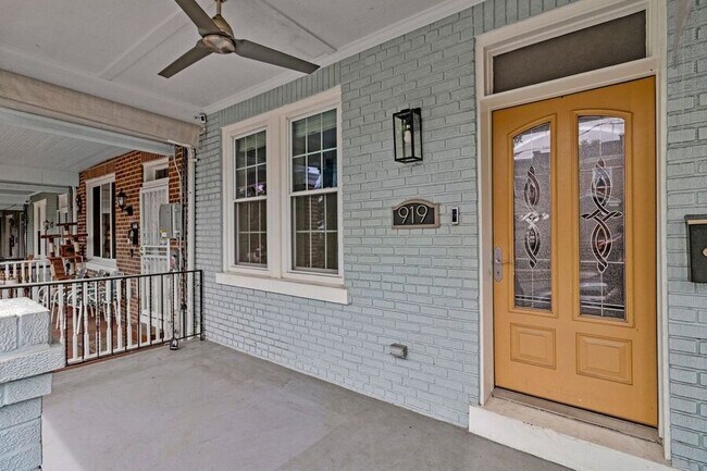 Foto del edificio - 919 Decatur St NW