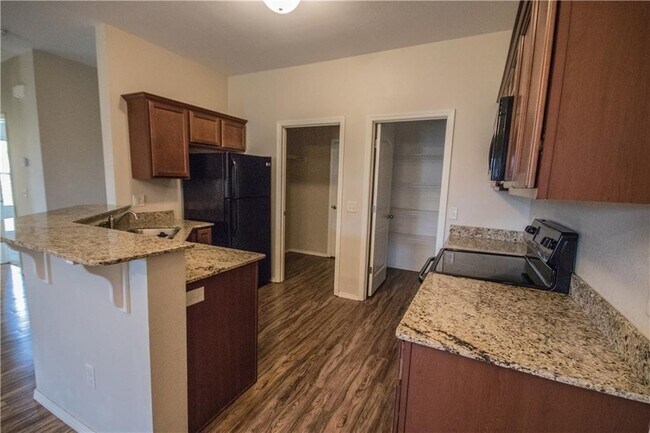 Building Photo - 1240 Marigold Rd