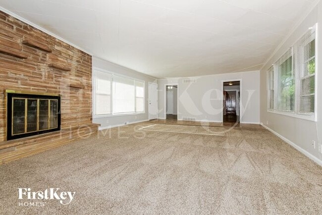 Foto del edificio - 7444 Blue Ridge Blvd
