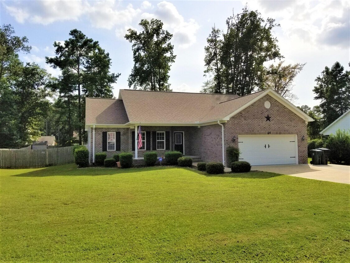 135 Lori Ln, Aberdeen, NC 28315 House Rental in Aberdeen, NC