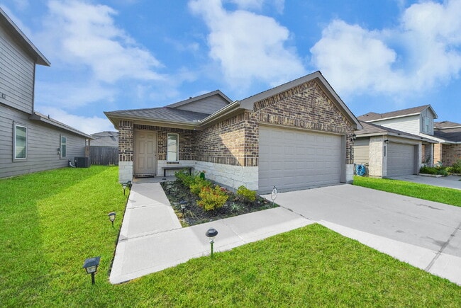 Like-New Legacy Park Home with Modern Style & Room to Unwind! - Like-New Legacy Park Home with Modern Style & Room to Unwind!