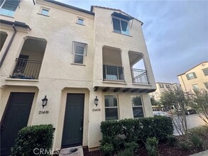 Building Photo - 21406 Dahlia Ct