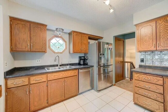 Foto del edificio - 7109 Polaris Ln N