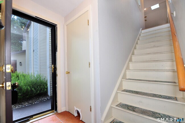 Foto del edificio - 30 Simsbury Landing