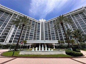 Building Photo - 10275 Collins Ave