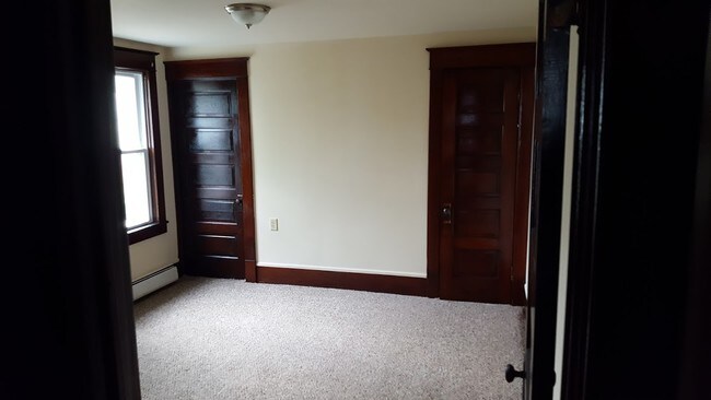 BED2A - 55 E Courtney St