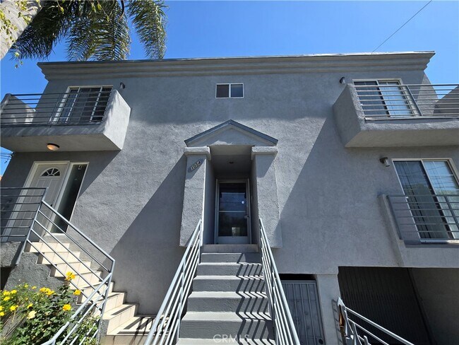Foto del edificio - 1054 Harrison Ave