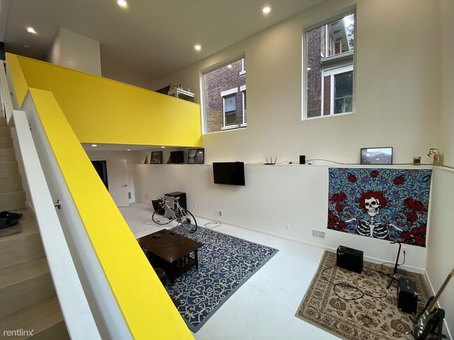 Building Photo - 3 br, 2.5 bath House - 4829 Commonwealth St
