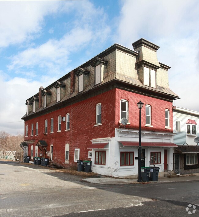 51 Elm St, Hoosick Falls, NY 12090 Apartments Hoosick Falls, NY