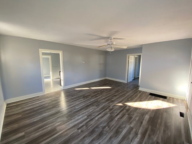 Building Photo - 1134 S Haden St