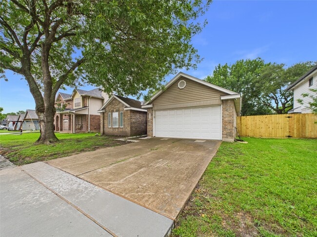 Building Photo - 3718 Brookwood Dr