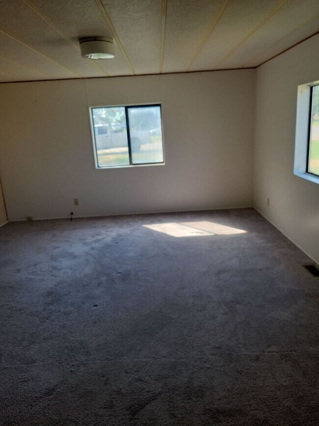 Foto del edificio - 4 bedroom, 2 bathroom house for rent in Richfield, ID