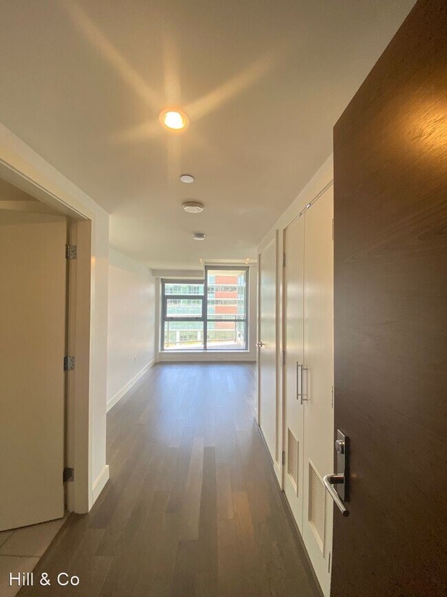 Building Photo - 1 br, 1 bath House - 480 Mission Bay Blvd....