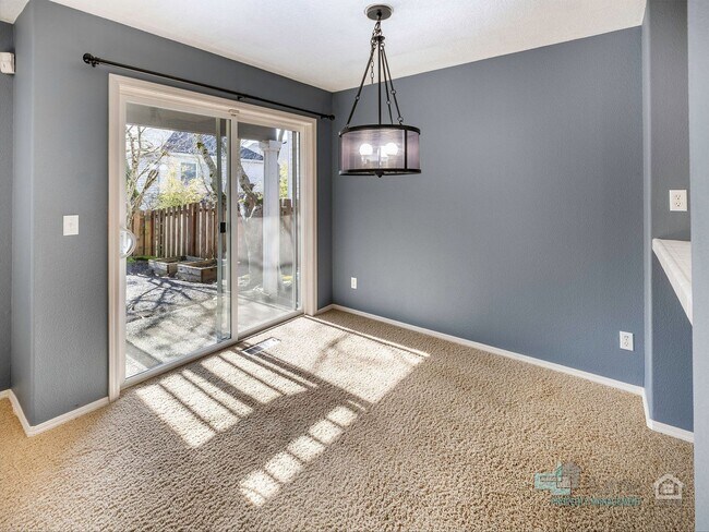 Foto del edificio - 2 Bedroom, 2.5 Bath Close to Nike and Intel!