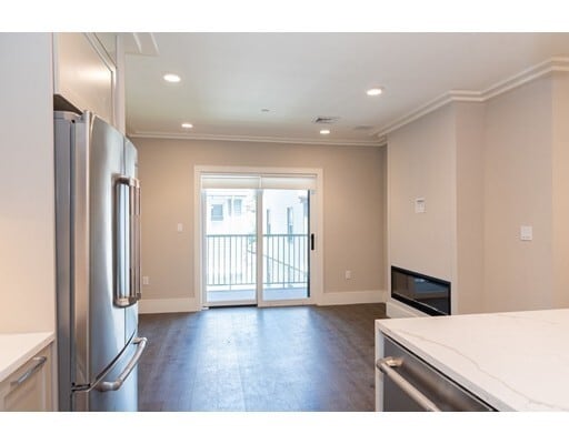 Building Photo - 218 Market St