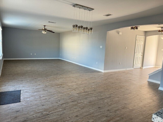 Foto del edificio - 26 Whisperwood Ln
