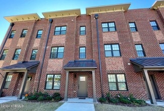 Building Photo - 129 Lexington Ln