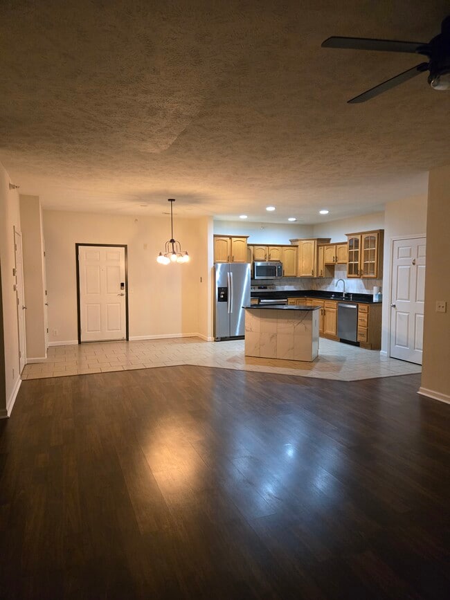 Building Photo - 3325 N 148th Ct