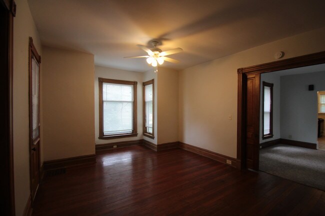 Building Photo - 556 Lafayette Ave SE