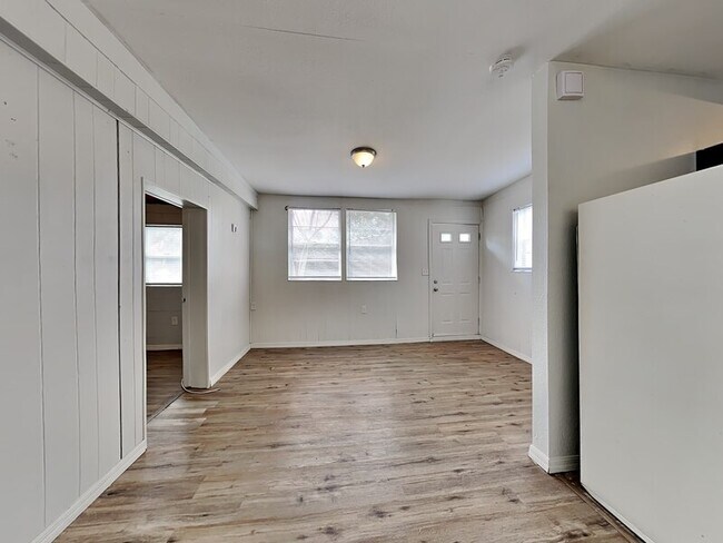 Foto del edificio - 307 S Montgomery Ave