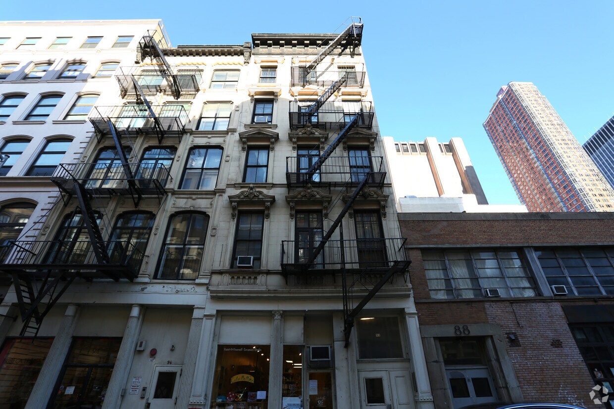 Building Photo - 92 Reade St