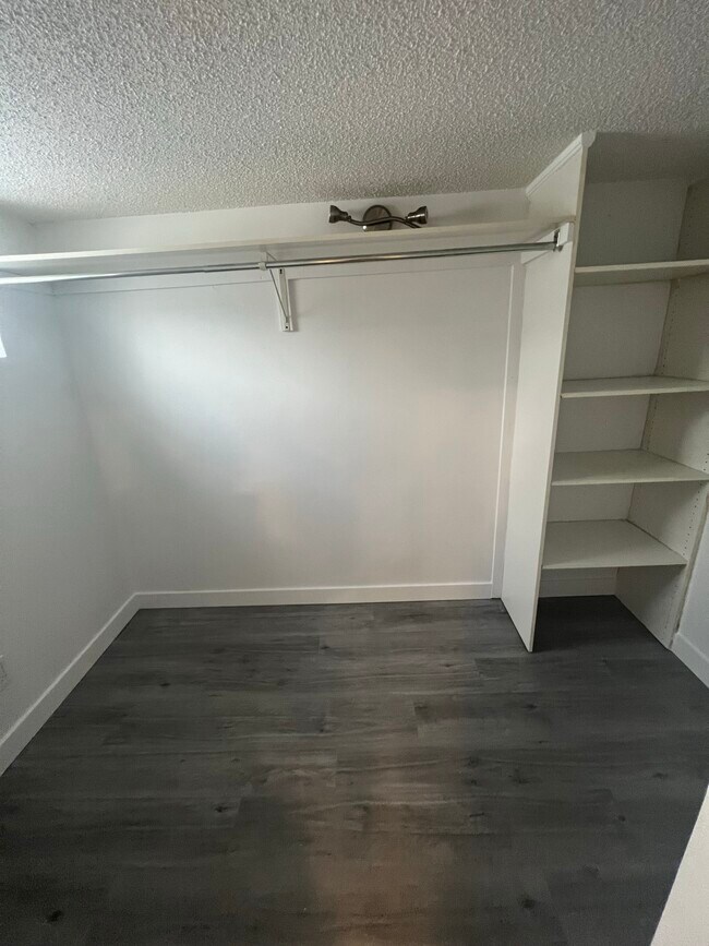 Photo du bâtiment - Cozy One-Bedroom In Downtown Kitchener $1525