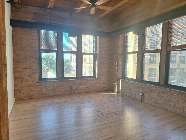 Foto del edificio - 331 S Peoria St