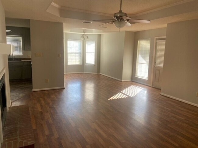 Foto del edificio - 3 bedroom, 2 bath; County Schools!