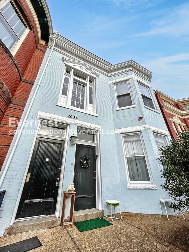 Building Photo - 2034 W Grace St