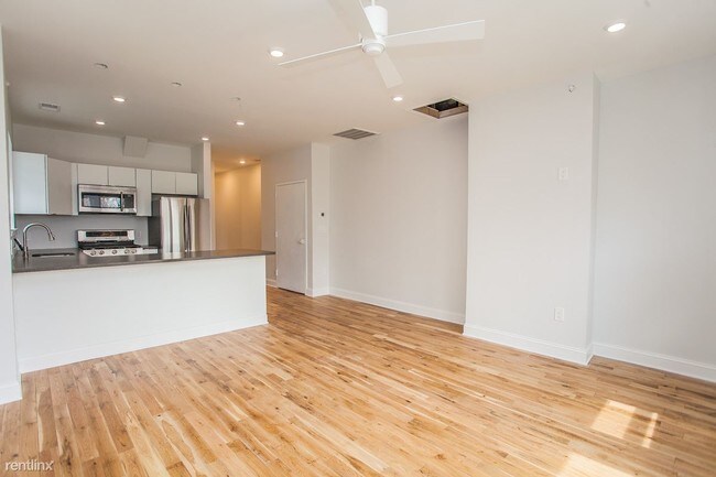 Building Photo - 4301 Larchwood Ave