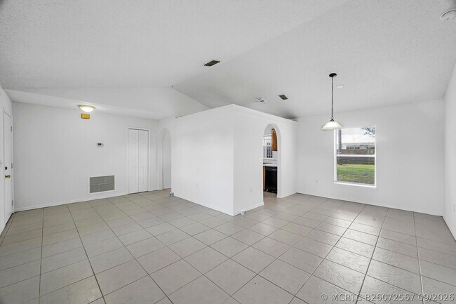 Foto del edificio - 1800 SW Glenco St