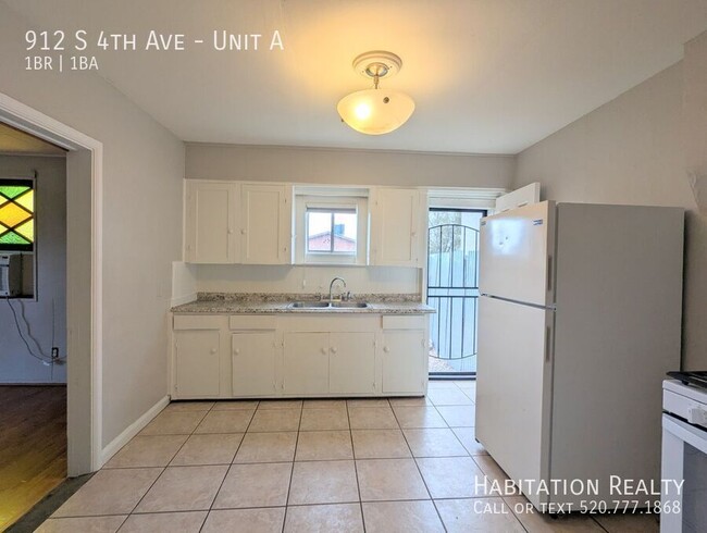 Building Photo - Pleasant 1bd/1ba near Armory Park, south o...