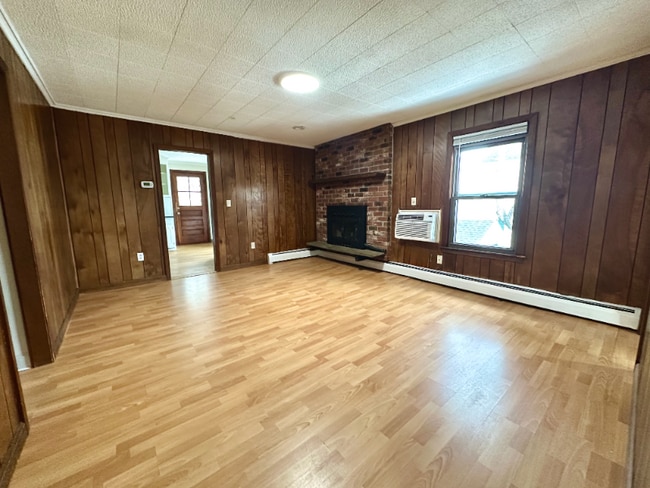 Building Photo - 73 Durant St