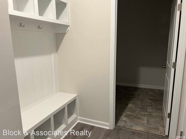 Building Photo - 4 br, 3 bath House - 262 Streamliner Boule...