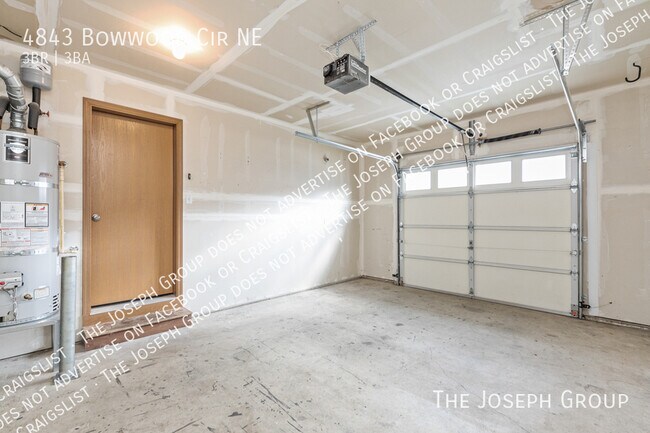 Foto del edificio - 4843 Bowwood Cir NE