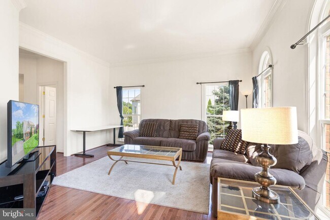 Building Photo - 42728 Still Creek Dr