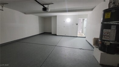 Building Photo - 2600 Sidonia Ave